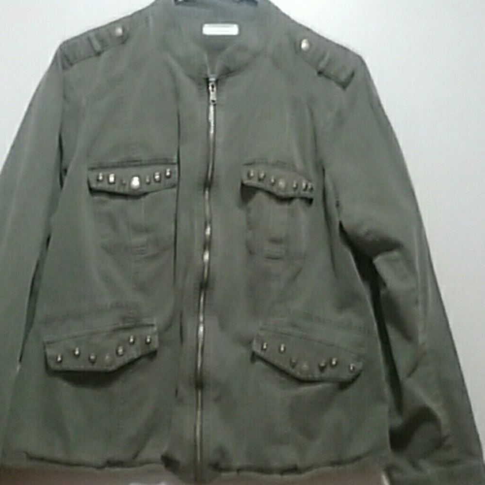 Light weight zip up jacket